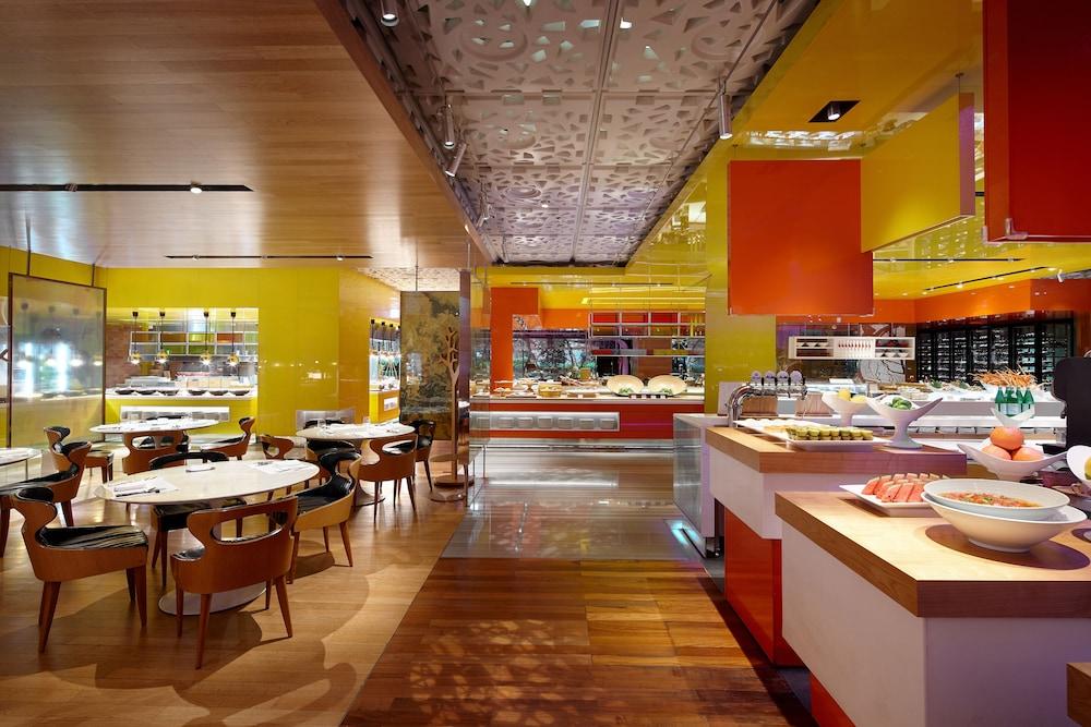 Lotte Executive Tower Hotel 5*